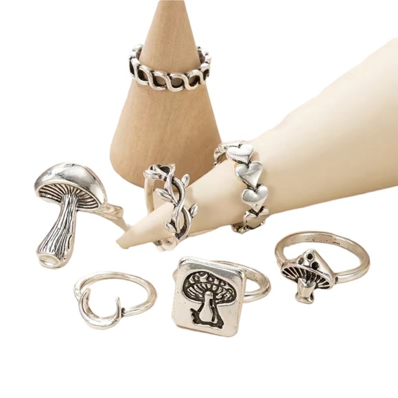 7 Piece Variety Style Silver Ring Set - Picture 4 of 5